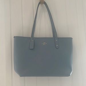 Coach City Tote Zip in blue